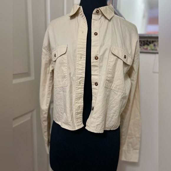 NWT Forever 21 Woven Button Down Shirt Natural - Picture 10 of 14